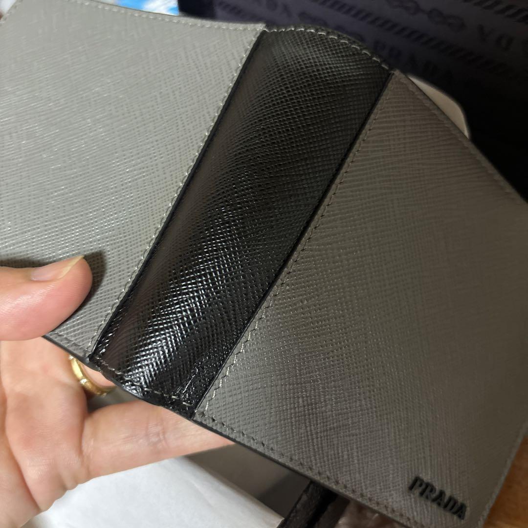 【希少カラー】ハワイ購入　プラダ PRADA  二つ折り財布  サフィアーノ