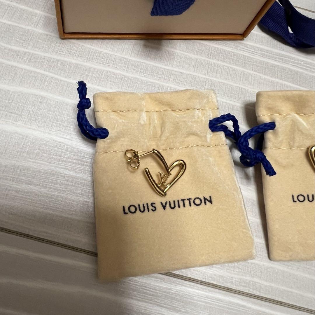 ヴィトン  ピアス　LOUIS VUITTON ハート　両耳