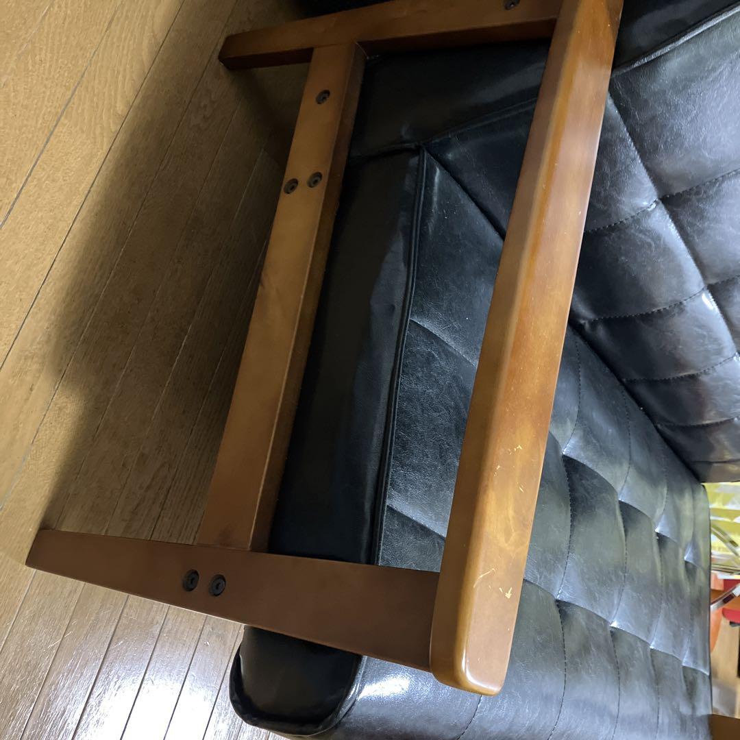 黒の合成皮革2人掛けソファ 【3月24日に処分・販売取り下げ】