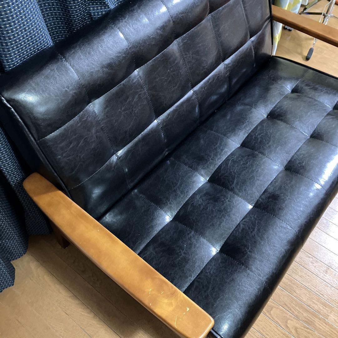 黒の合成皮革2人掛けソファ 【3月24日に処分・販売取り下げ】