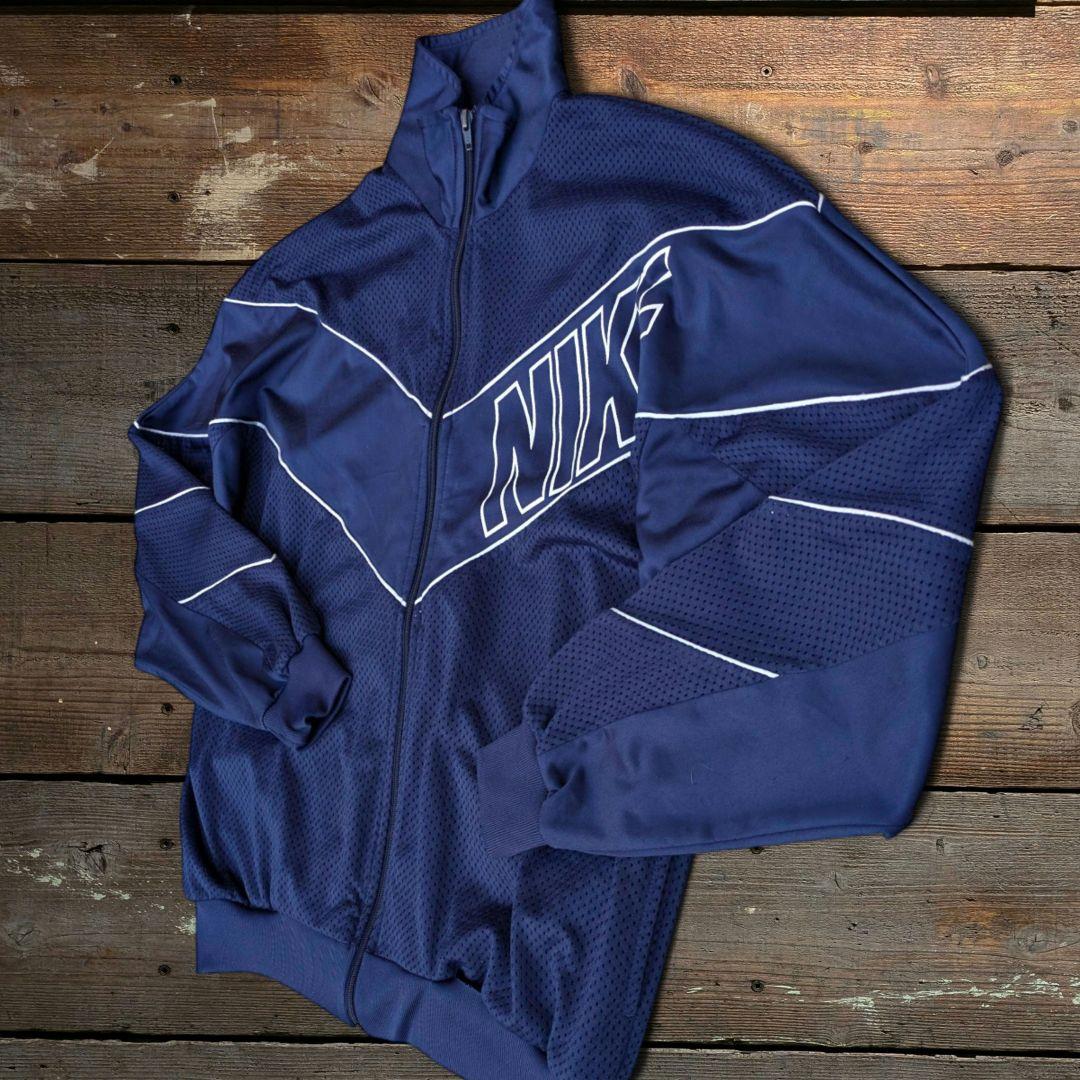 トラックジャケット