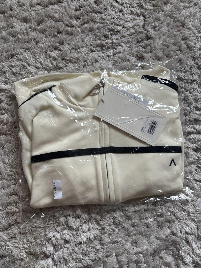andmary Eve line zip tops IVORY