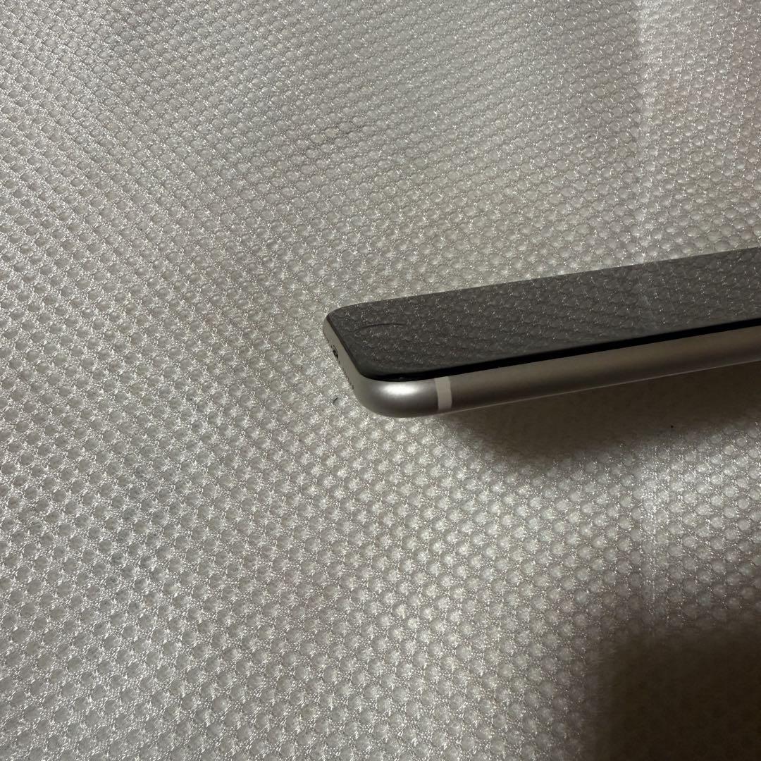 美品 SIMフリー iPhoneSE3 64GB バッテリー容量100%