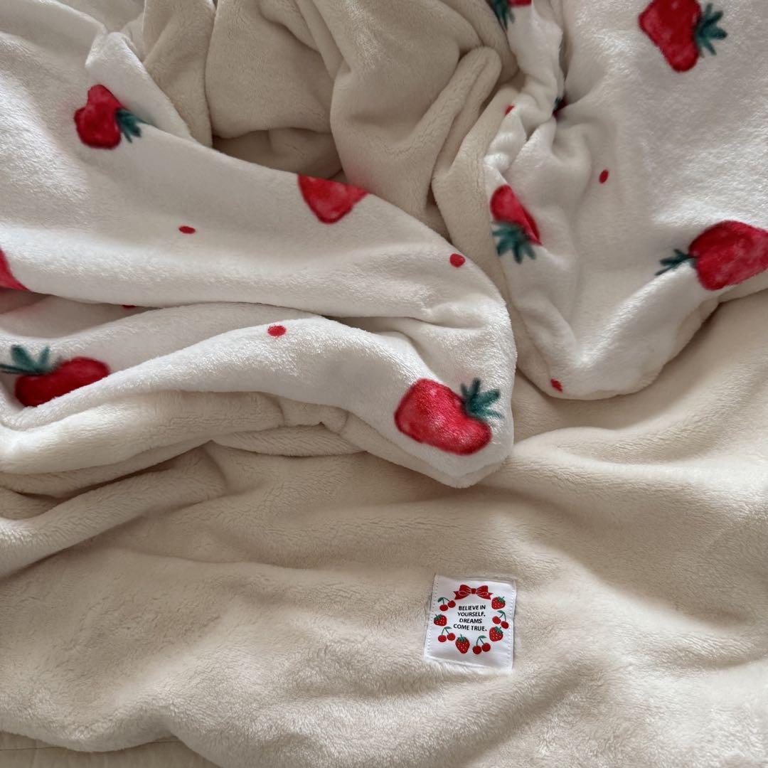 みきよぷ様❤ハンドメイド　特大！可愛い苺プレミアムボアケット　ブランケット　毛布