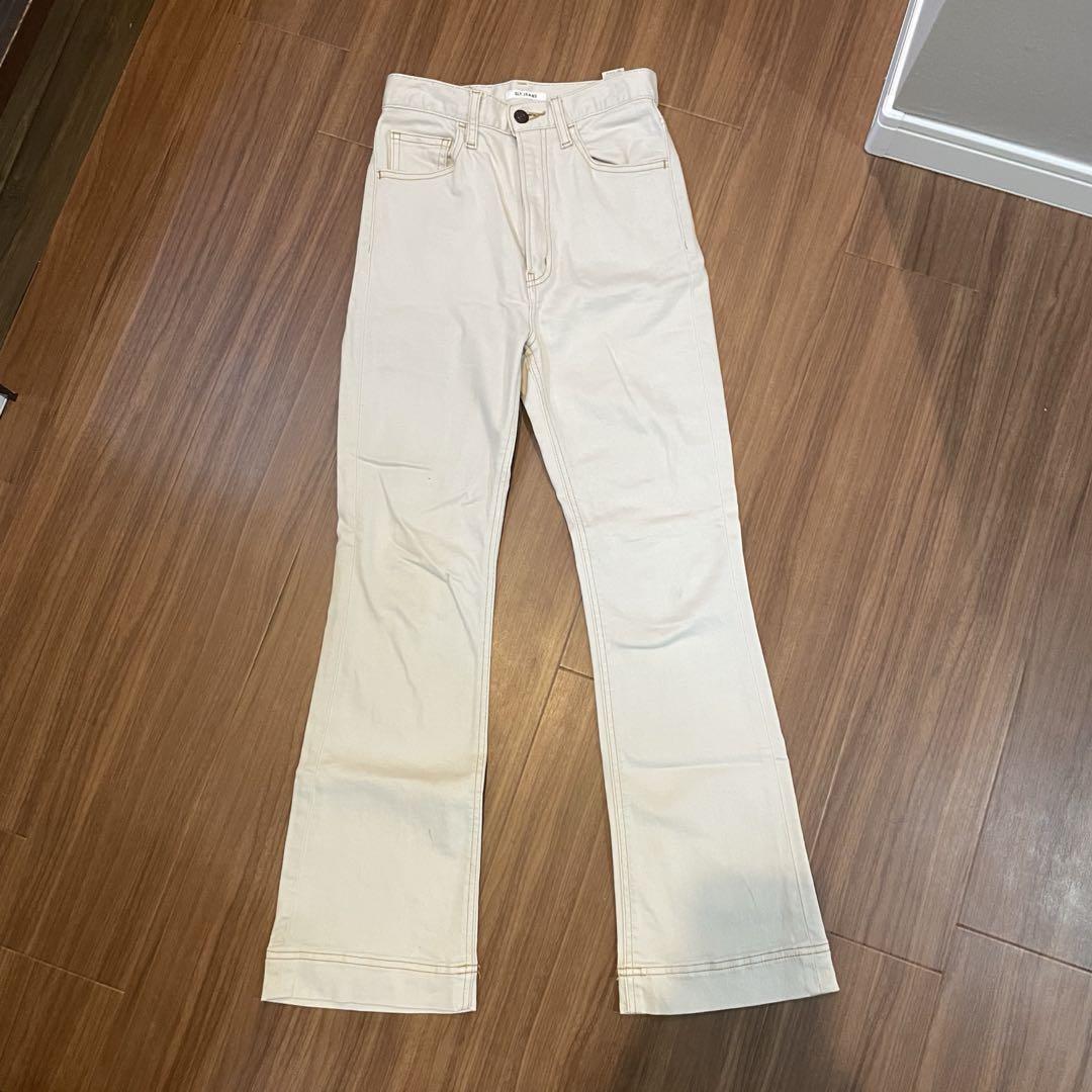 SLY JEANS ホワイトブーツカットデニム - メルカリ
