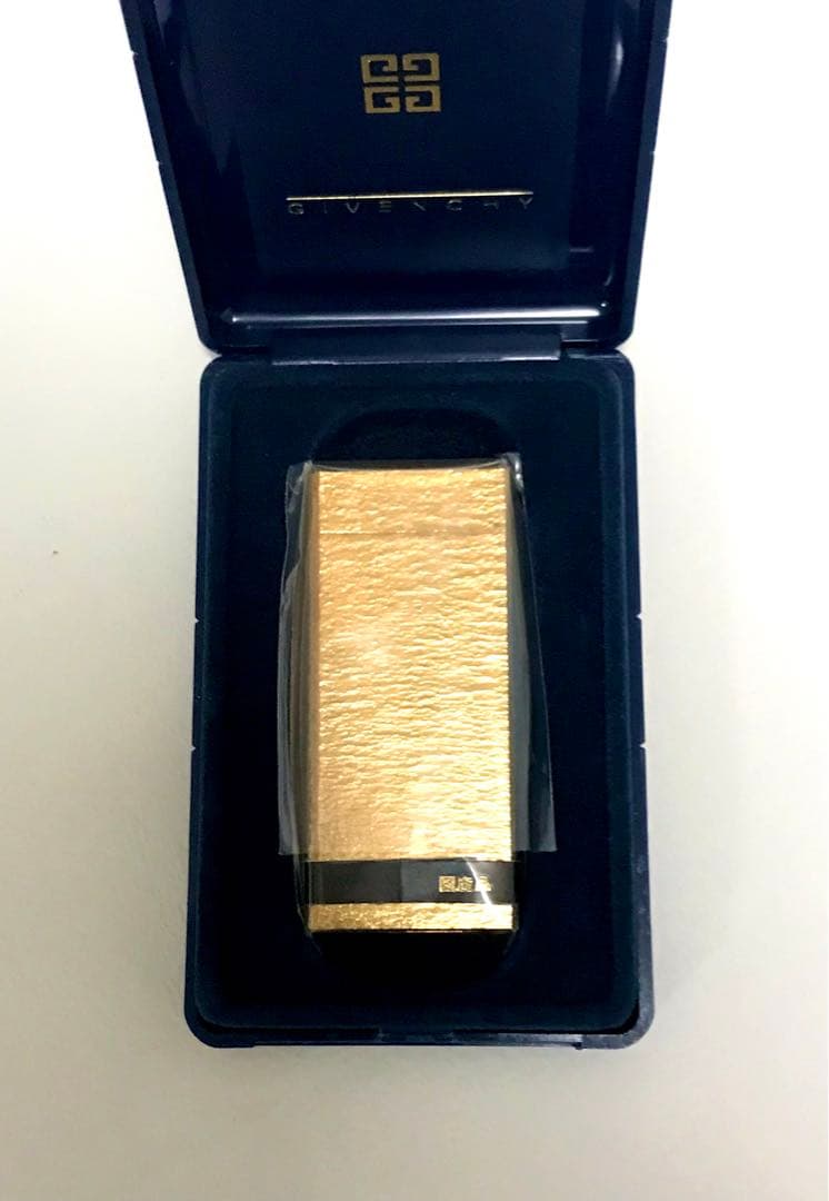 GIVENCHY ガスライター / 新品未使用・専用化粧箱セット GIVENCHY ガスライター / 新品未使用・専用化粧箱セット