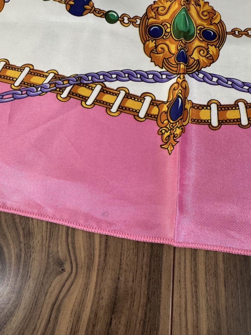OLIVIA. 　HERMES エルメス カレ 90 スカーフ