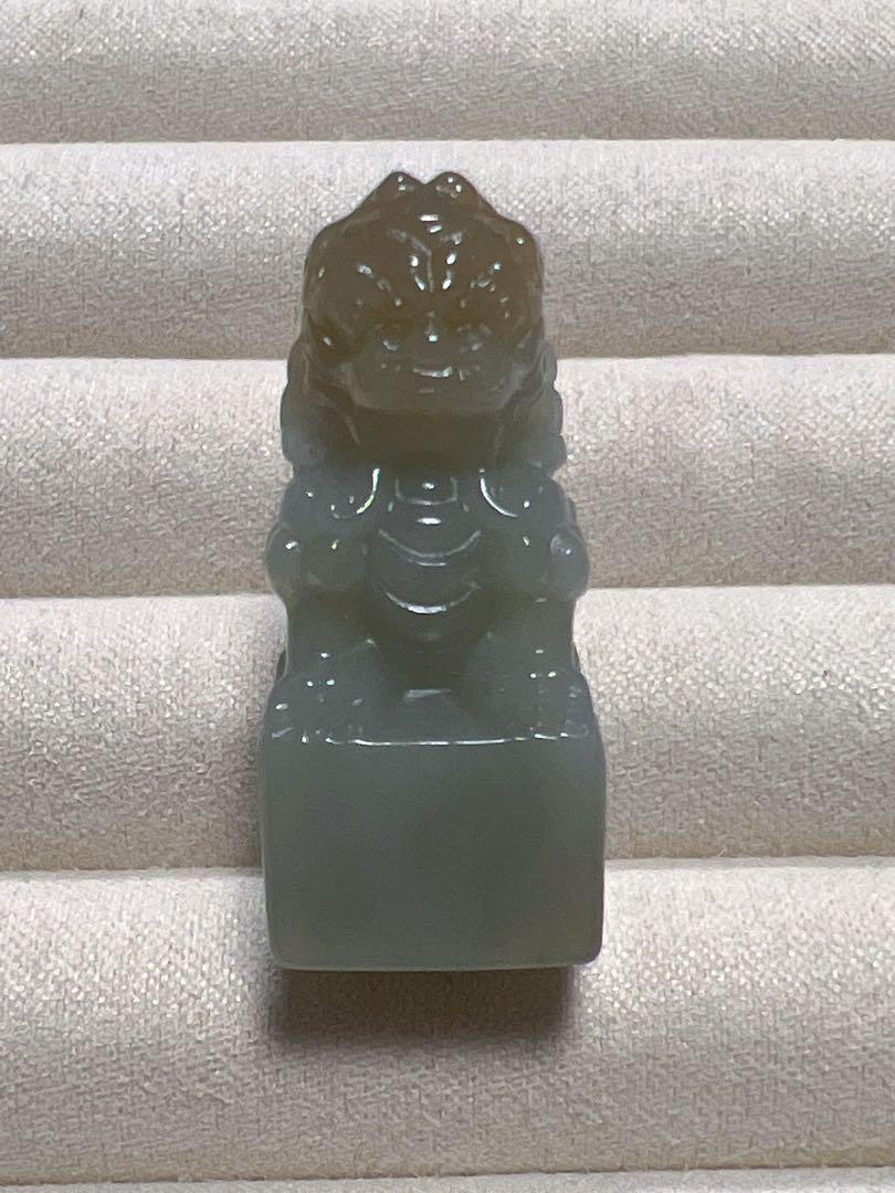 和田玉彫刻品 ，和田玉ライオン