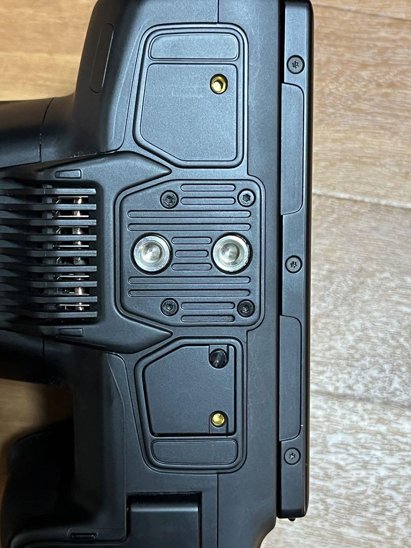 リス。　BMPCC6k Pro [ バッテリーグリップとおまけ付き ]