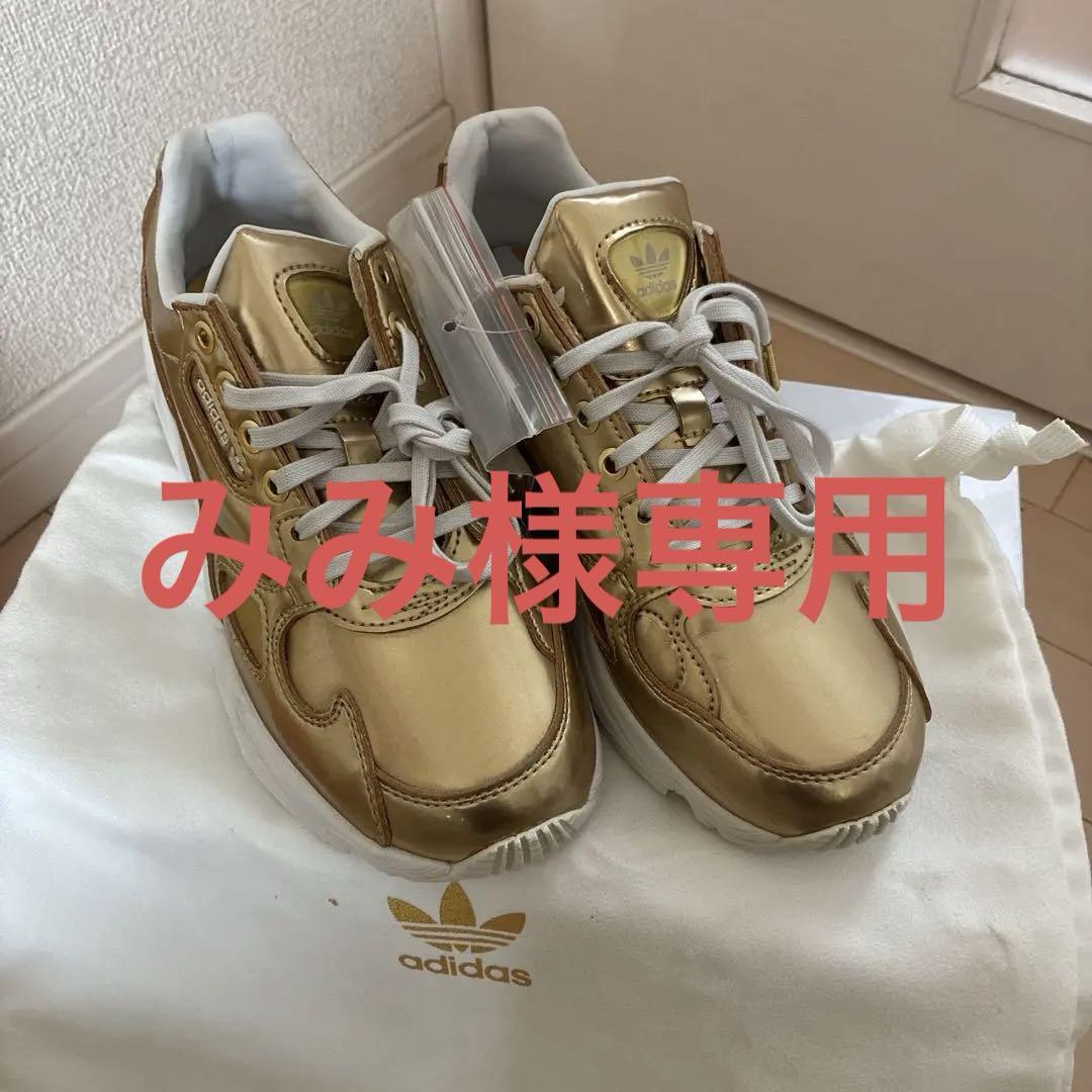 【人気ショップが最安値挑戦！】 originals adidas 未使用 ファルコンW スニーカー ゴールド 靴