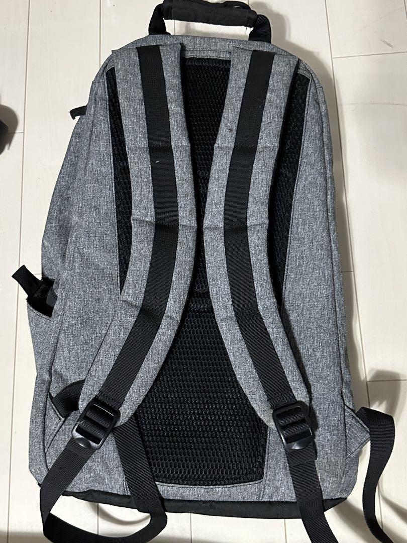 QUIKSILVER リュック・バックパック グレー・ブラック