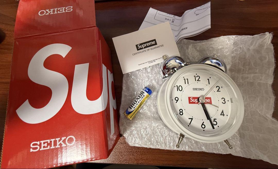 け*ー様 【新品】Supreme SEIKO アラーム時計 ホワイト