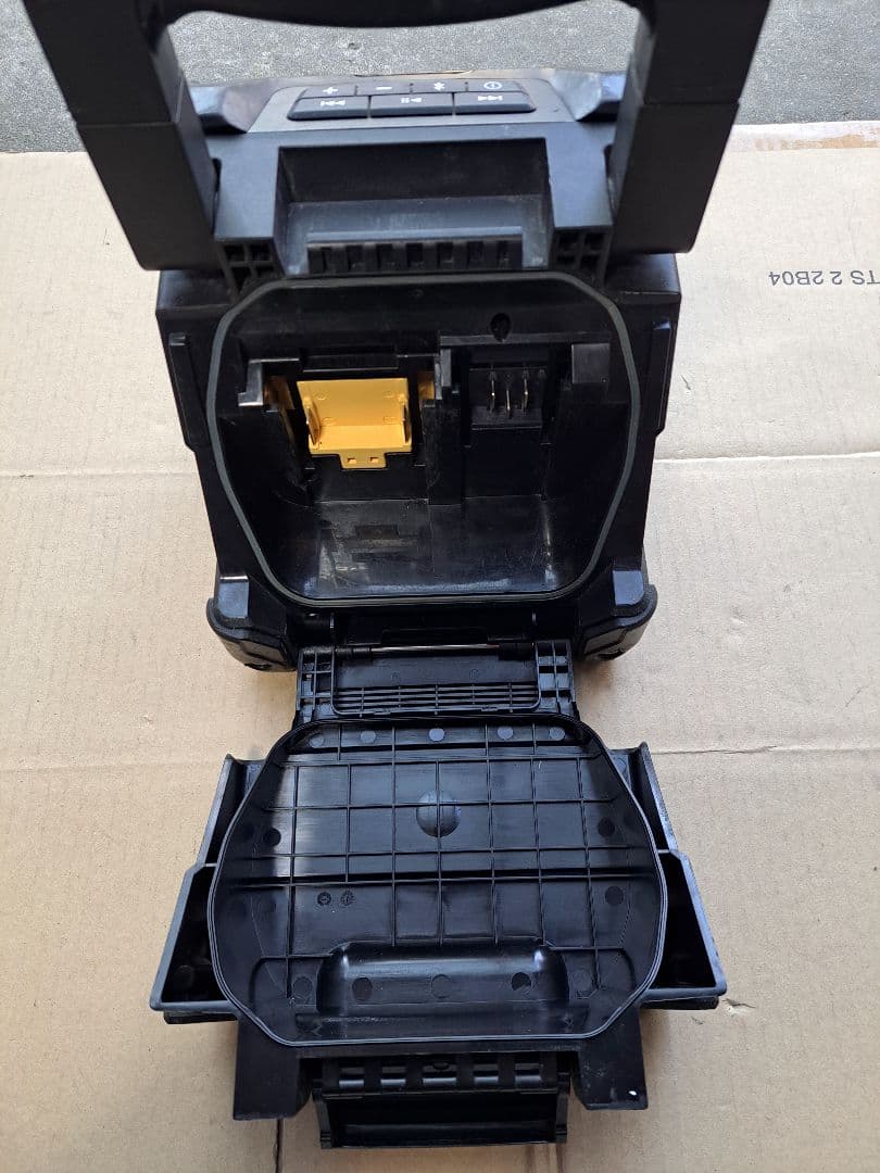 難あり☆マキタBluetoothスピーカー　MR200　バッテリー2個セット