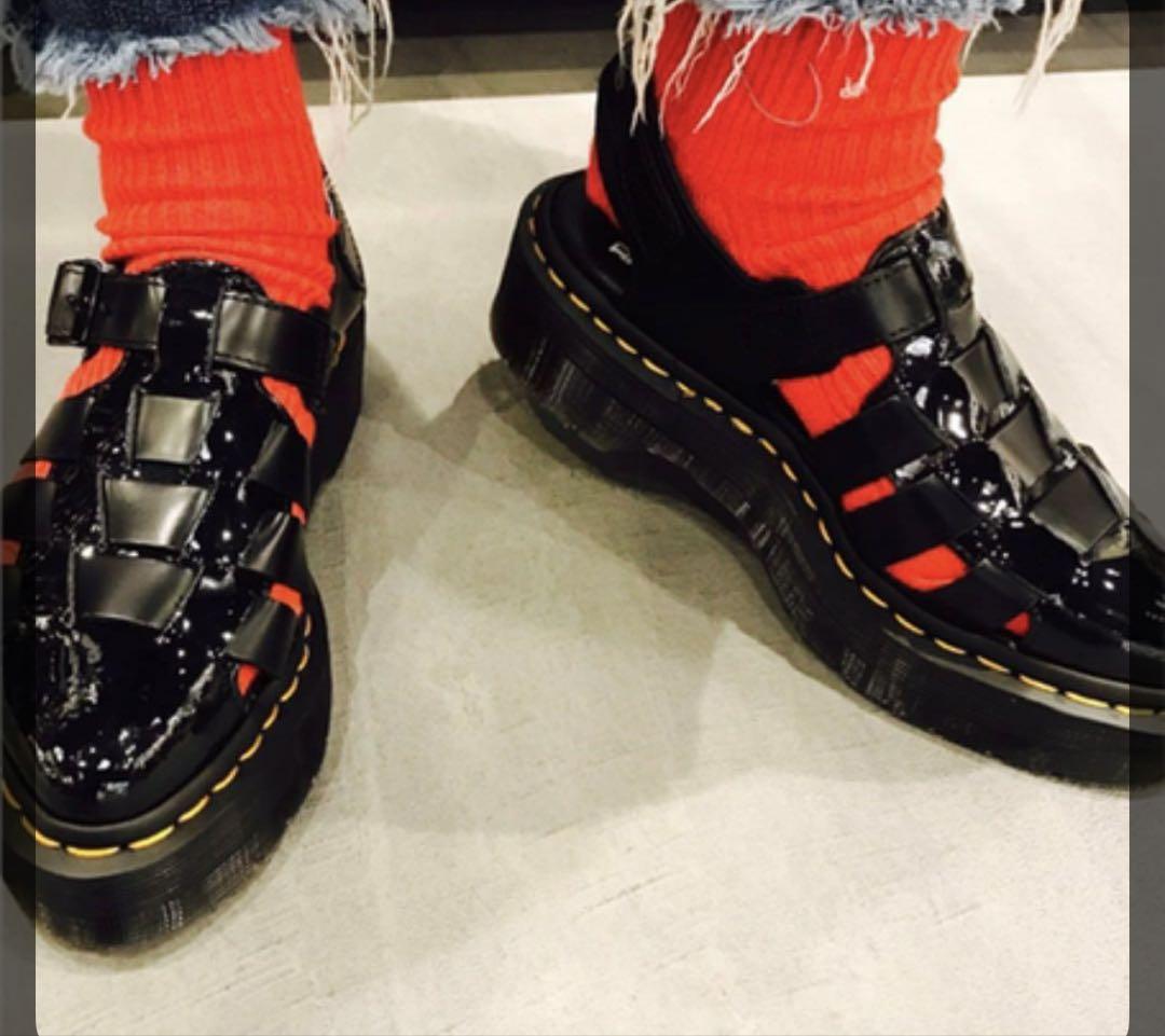 Dr. Martens ストラップ付きサンダル 黒