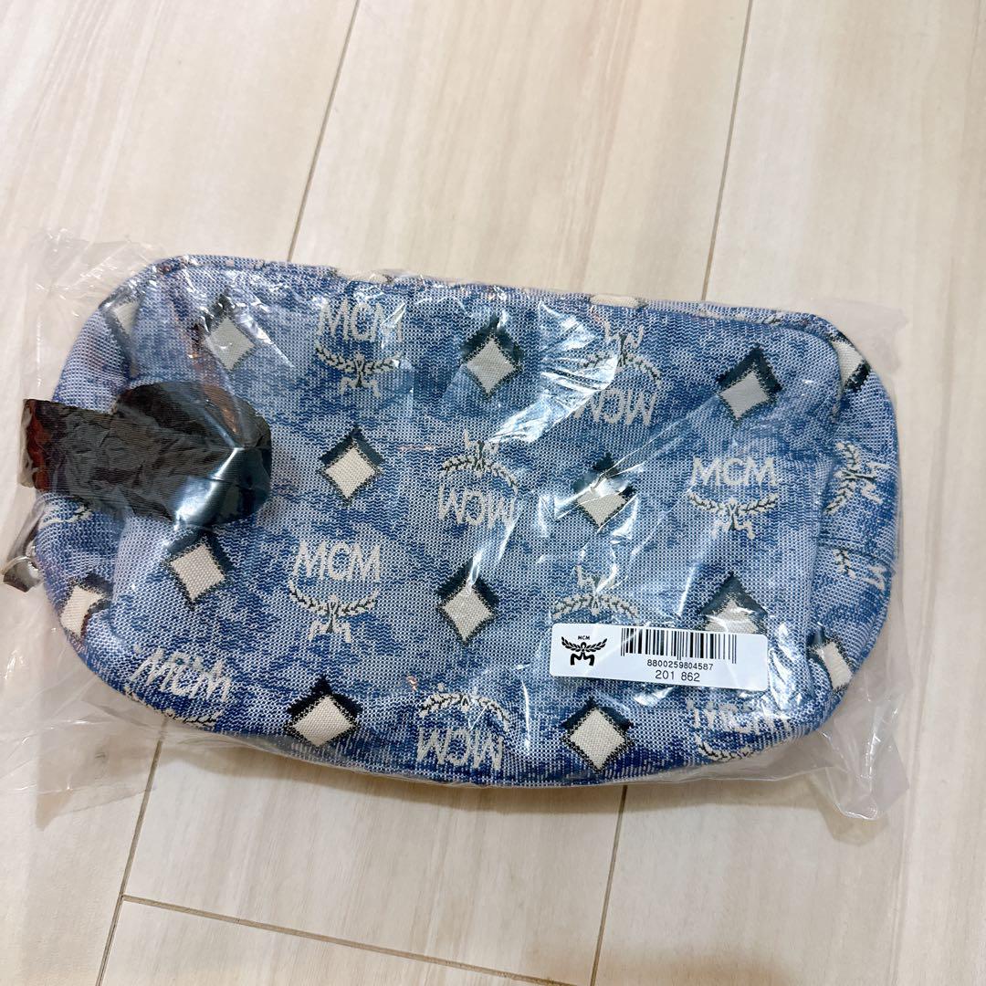 MCM ノベルティ　非売品　ポーチ　ブルー　青 希少　本日限定価格