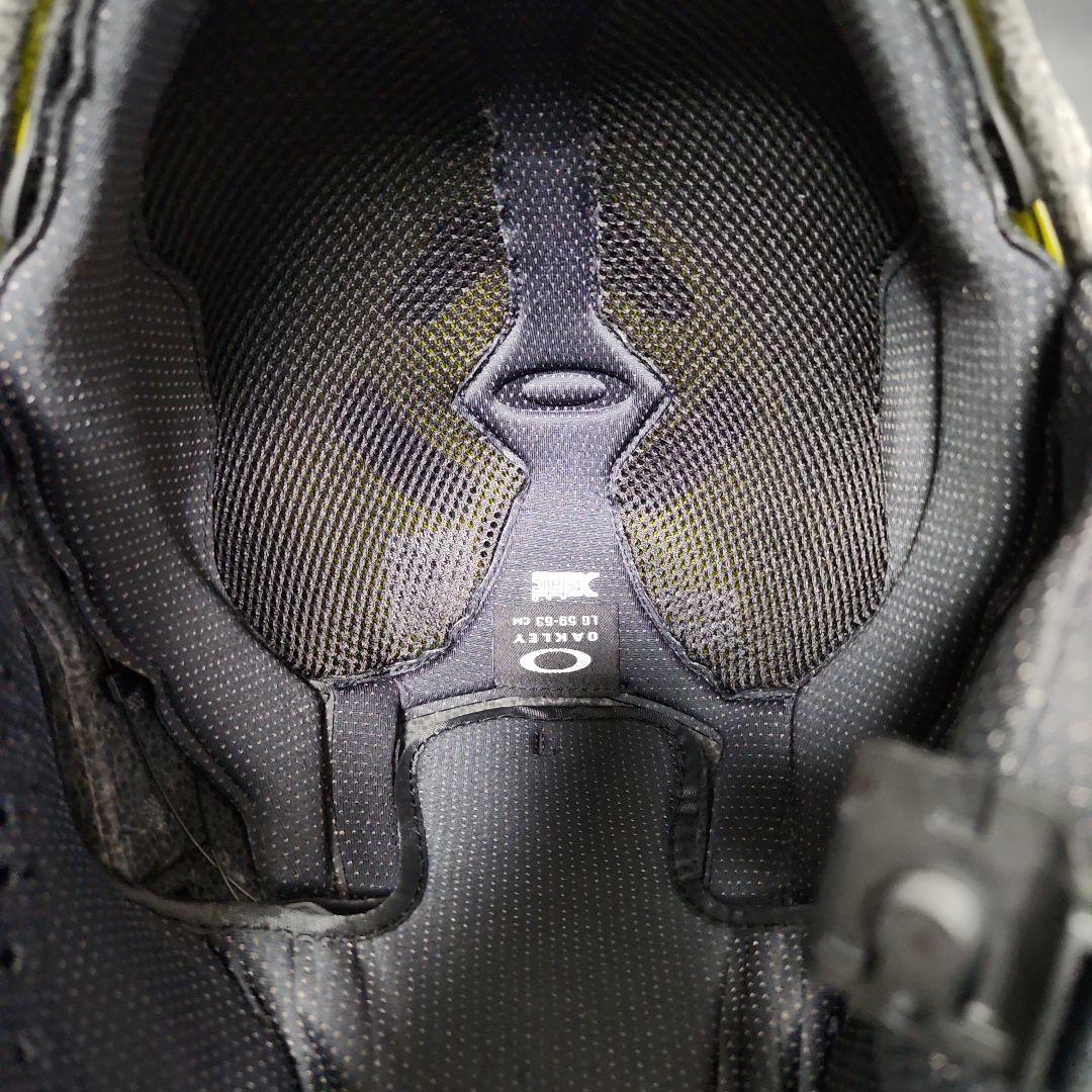 オークリーヘルメットLサイズブラック