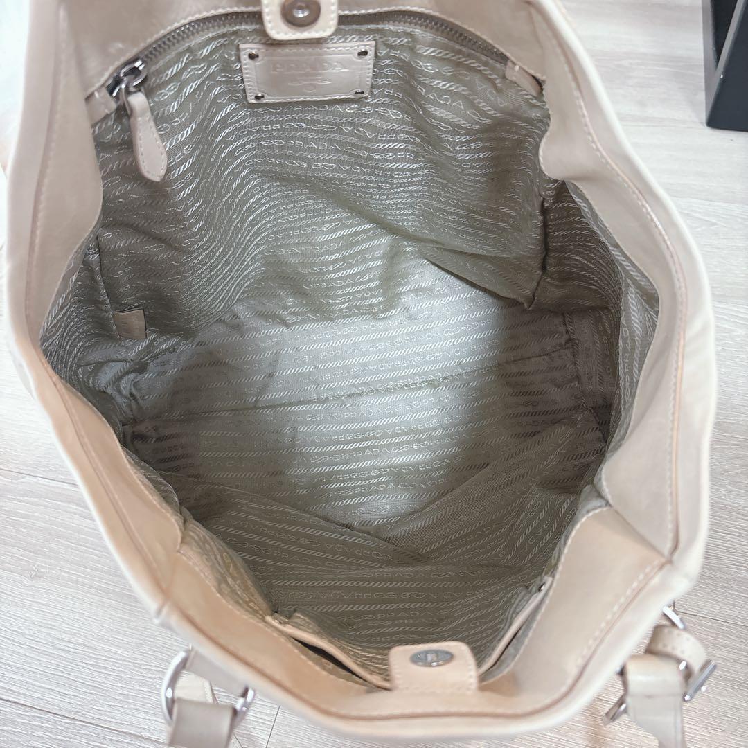 PRADA レザー　トートバッグ　ベージュ