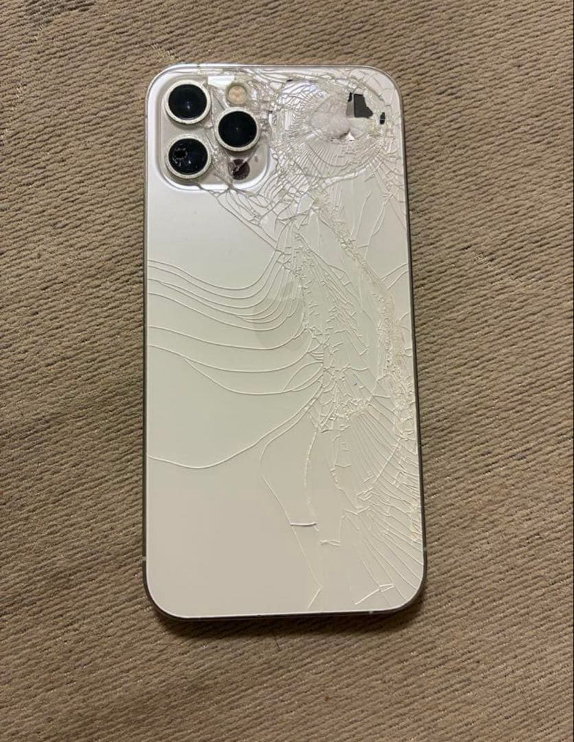 米国版Apple iPhone 12 Pro white/midnight 2つ iPhoneのモデルを識別