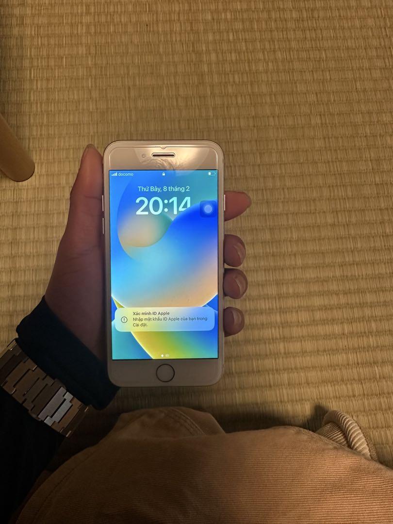 Apple iPhone 8 シルバー 本体