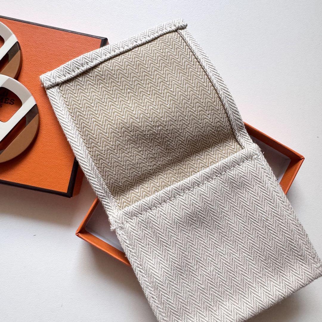 大人気新品  エルメス Hエキップ HERMES バッファローホーン ブラウン ピアス アクセサリー