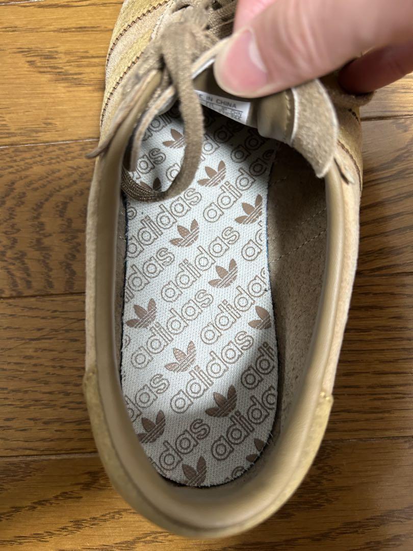 靴 adidas TOBACCO