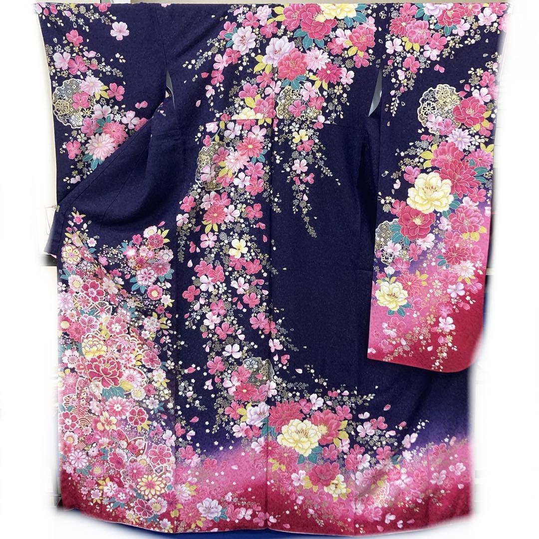 ☆中古品☆振袖　単品　正絹　花模様Ｂ級品汚れ有り振袖 ☆中古品☆振袖 単品 正絹 紫ラメ入り系花模様B級品ヤケ・汚れ