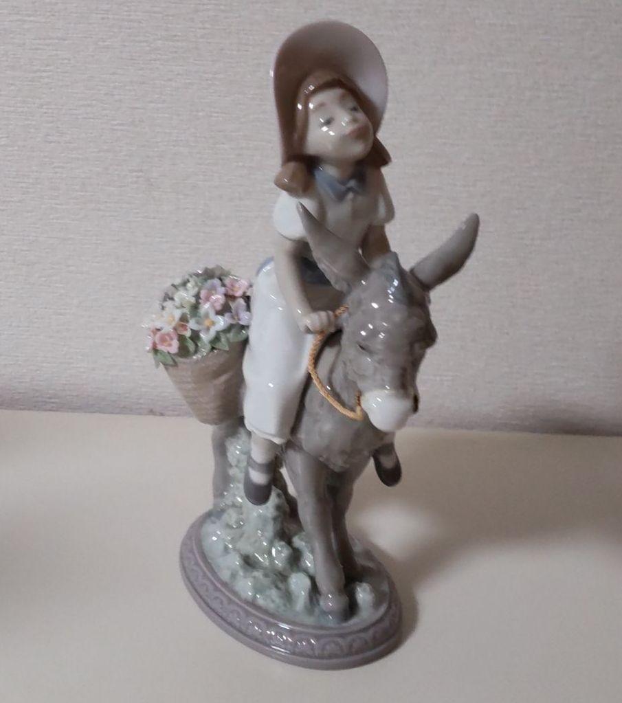 リアドロ 花籠を手にした少女 - dubaidday.com 日本専門店 リヤドロ LLADRO 花かご 花 少女 置物