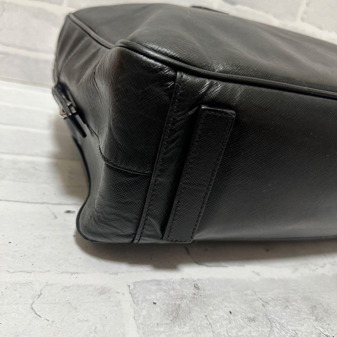 サフィアーノレザー