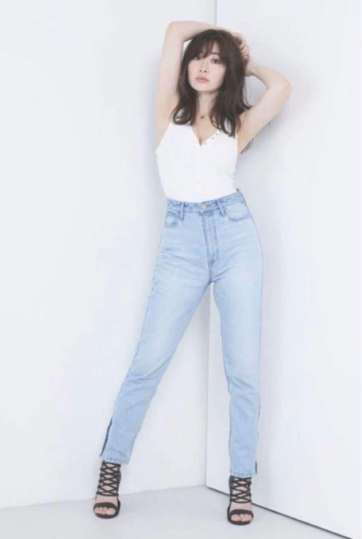 Her lip to Tokyo High Rise Jeans 25