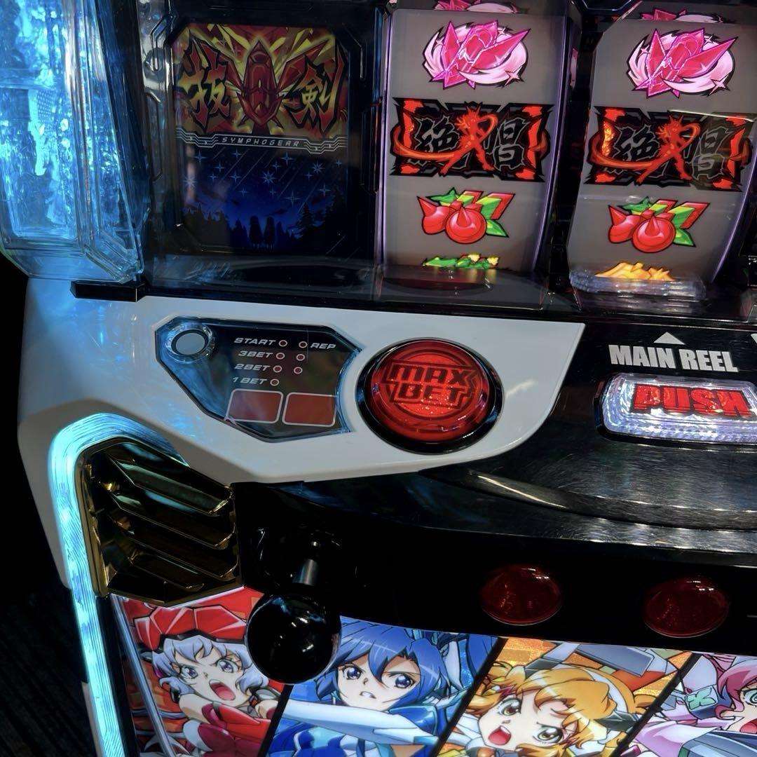 パチスロ実機　スマスロ「戦姫絶唱シンフォギア 正義の歌」 送料無料