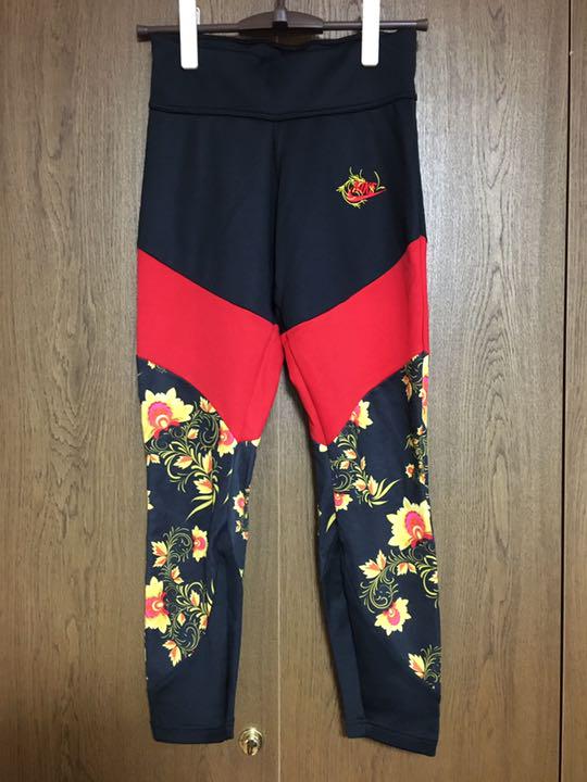 NIKE フローラル レギンス 入手困難! 古着屋 NIKE フローラル レギンス 入手困難! 古着屋