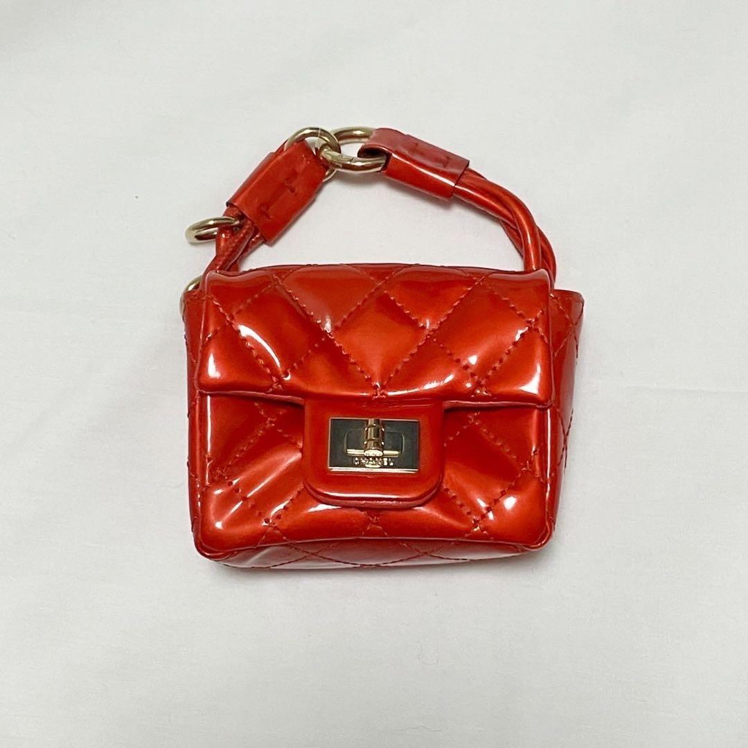 シャネル ミニミニ マトラッセ チャーム キーホルダー パテント 2.55