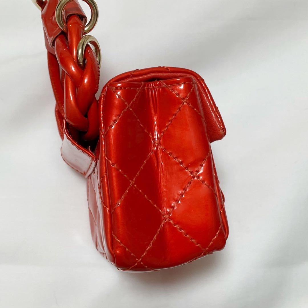 シャネル ミニミニ マトラッセ チャーム キーホルダー パテント 2.55