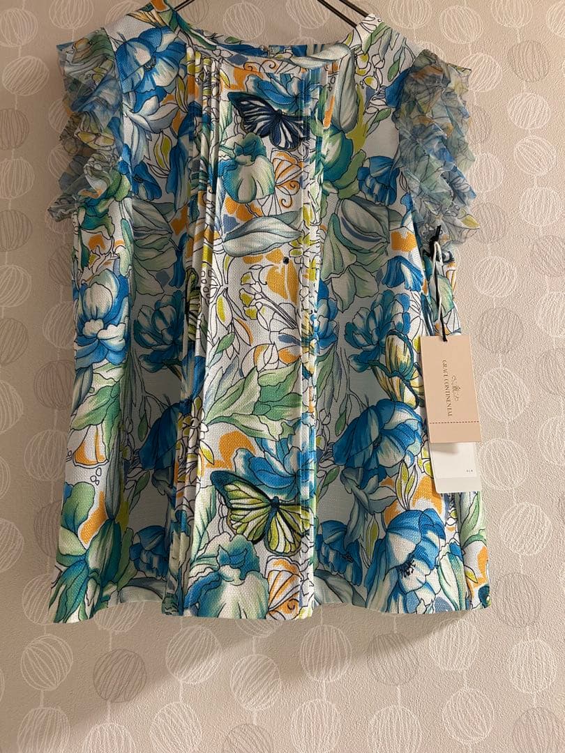 ★新品★グレースコンチネンタル　 ショルダーフリルトップス