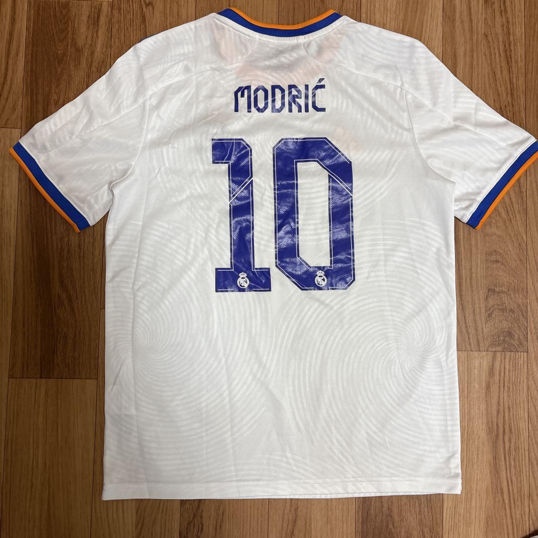 adidasレアル・マドリード　モドリッチ　サッカーレプリカユニフォーム