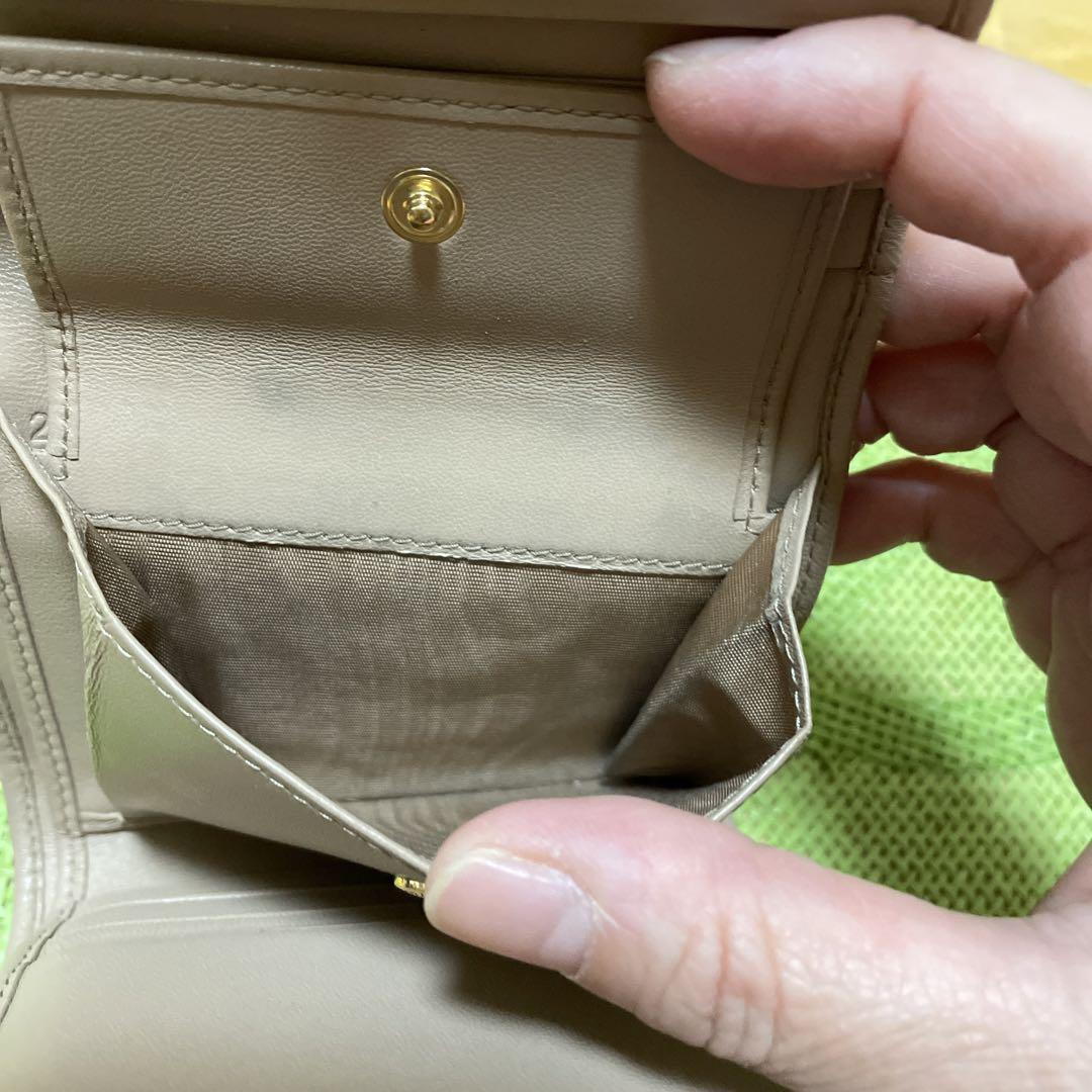 miumiu マテラッセ三つ折り財布 画像6