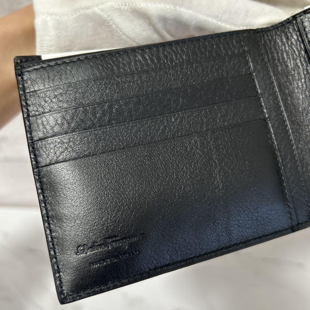 新品　Salvatore Ferragamo　二つ折り財布　財布 黒 フェラガモ