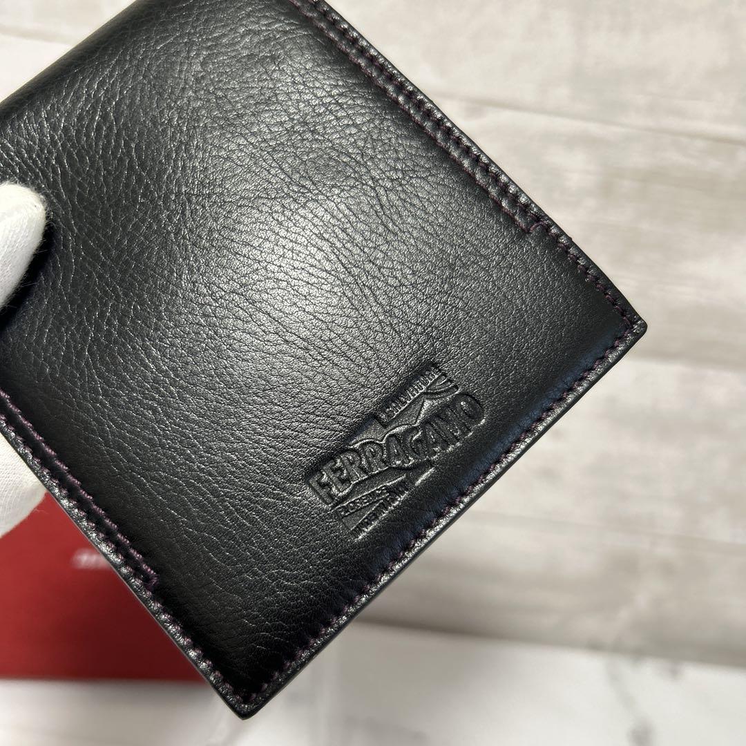 新品　Salvatore Ferragamo　二つ折り財布　財布 黒 フェラガモ