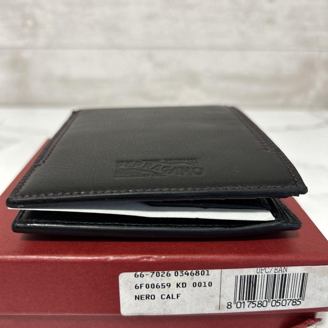 新品　Salvatore Ferragamo　二つ折り財布　財布 黒 フェラガモ