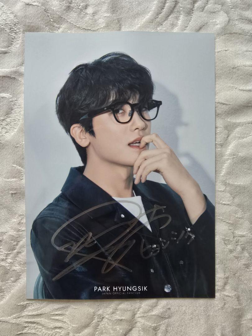 ヒョンシク直筆サイン入り2Lサイズ写真… Hyunsik セール中…パク・ヒョンシク直筆サイン入り超大型写真…Park Hyung