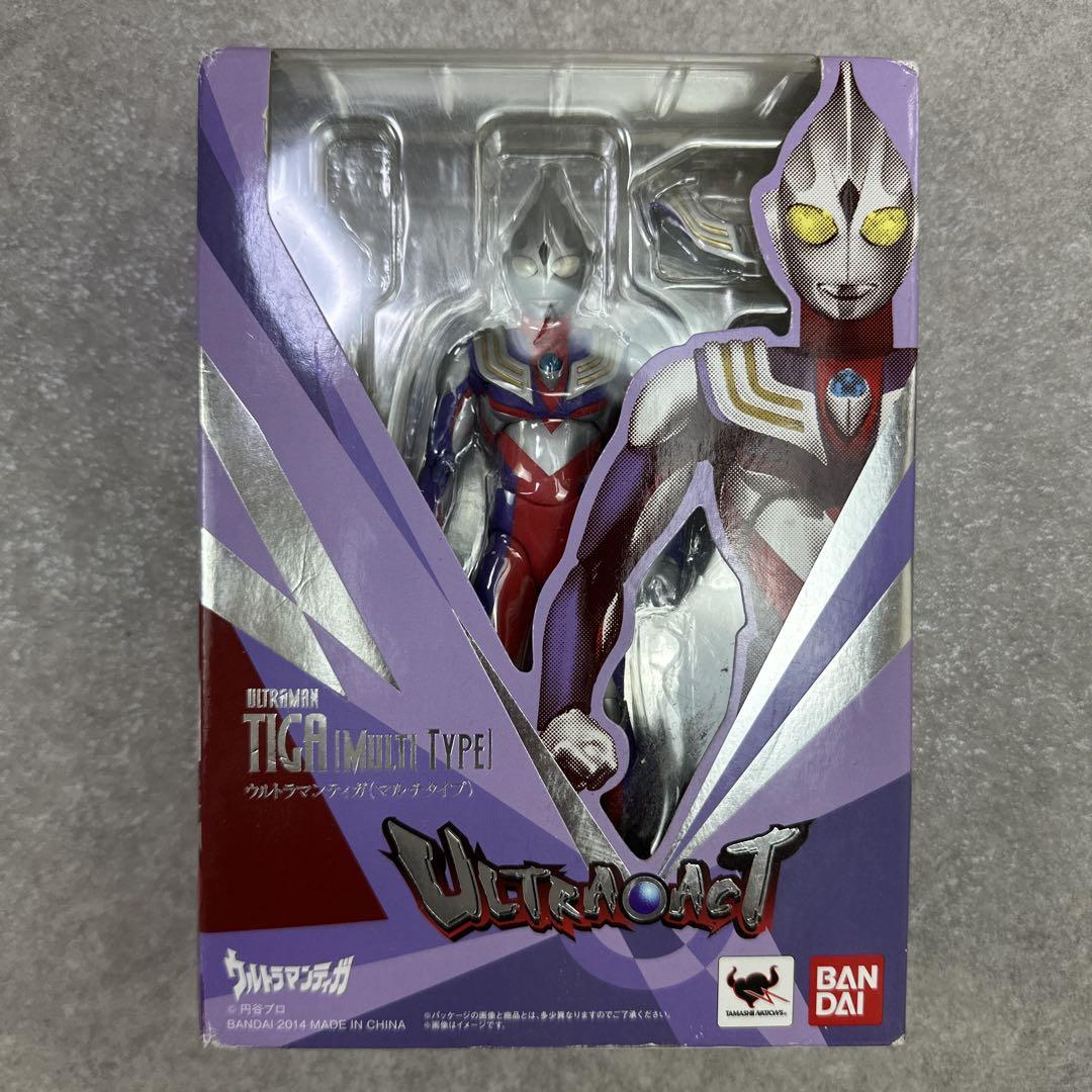 ★未使用★ウルトラマンティガ(マルチタイプ) ウルトラアクト フィギュア