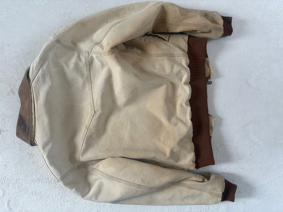 Carhartt ベージュ