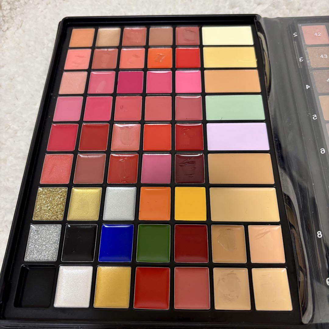 美容学生からプロまで対応するメイクアップ商品やコスメならLUXE
