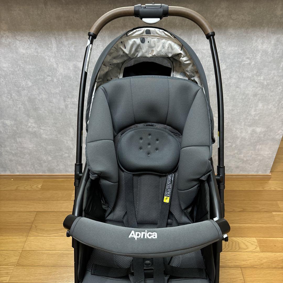 極美品✨　人気モデル アップリカ カルーン エアー メッシュ アニマル柄 超軽量