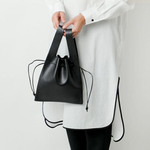 Aeta 黒 レザー 巾着型バッグ Aeta ブラック レザー 巾着型 バッグ - メルカリ