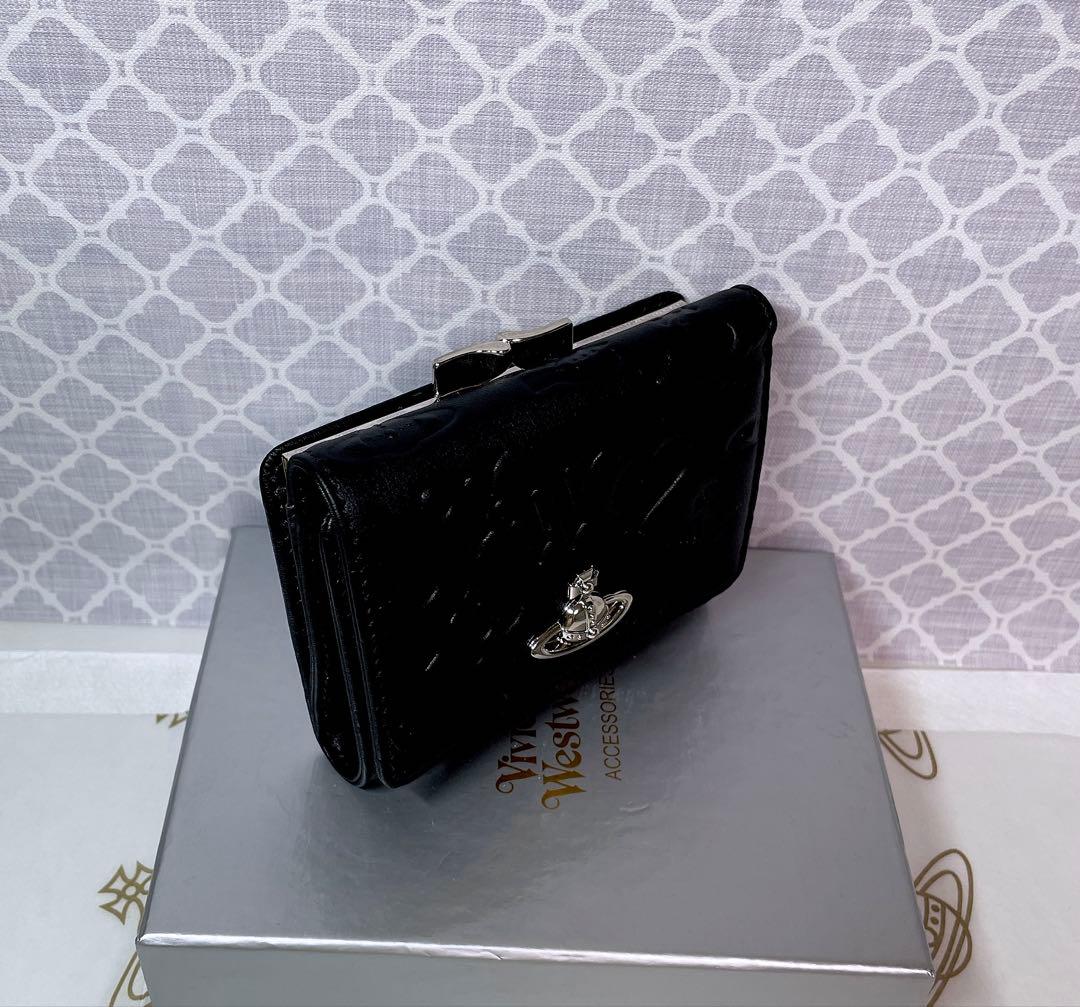 刺繍 ファッション 【内柄も素敵☆】Vivienne Westwood 三つ折り財布