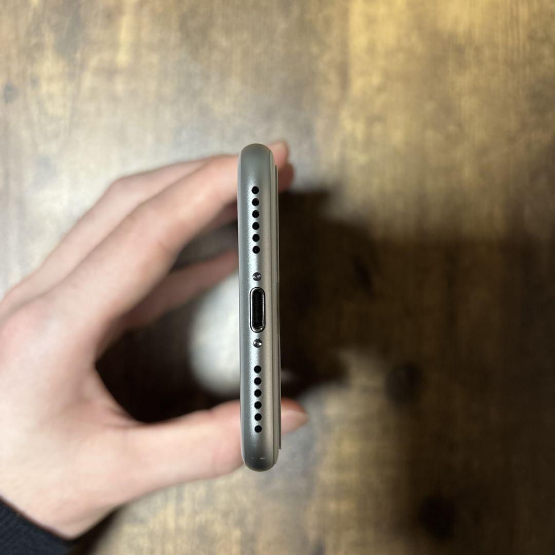 し*ね様 Apple iPhone 8 ホワイト 本体 付属品は未使用