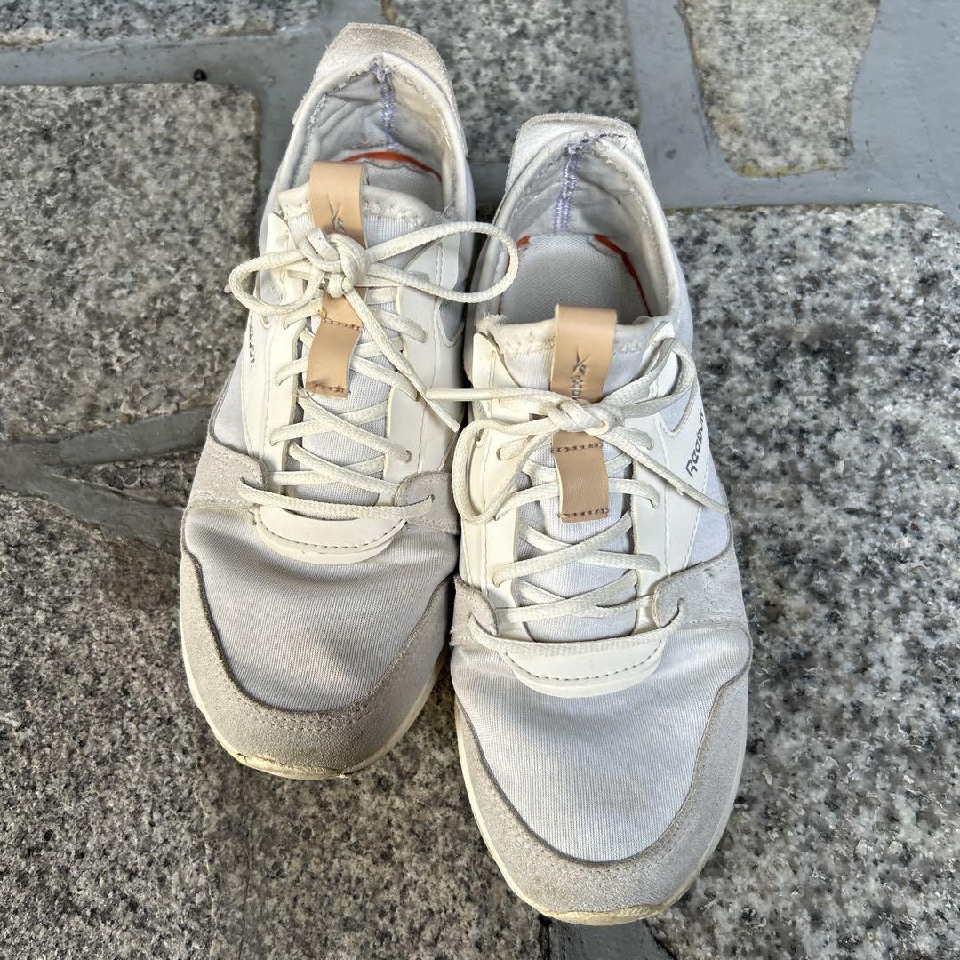 Reebok ホワイト スニーカー - メルカリ