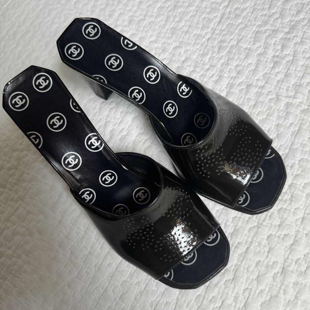 美品 CHANEL トリプルココマーク アイコン サンダル 黒 36 1/2 美品 CHANEL トリプルココマーク アイコン サンダル 黒 36 1/2