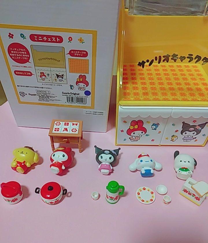 サンリオキャラクターズ　レトロキッチン　シークレットマスコット　ミニチェスト